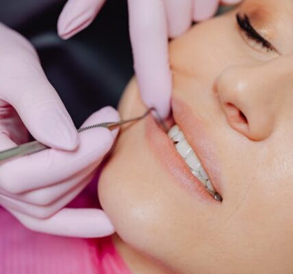 Próchnica zębów, a nadwrażliwość – czy są ze sobą powiązane?