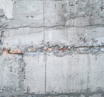 Czy panele imitujące beton architektoniczny nadają się do każdego wnętrza?