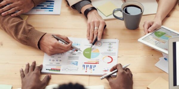 Jak działa lokalne pozycjonowanie stron w małych miastach?