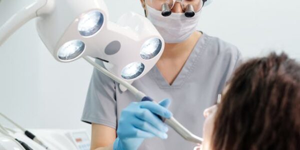 Jak dbać o zęby po bondingu?