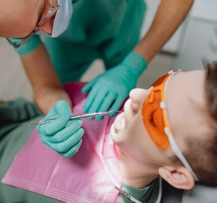 Czy lakowanie bruzd jest skuteczne w zapobieganiu próchnicy?