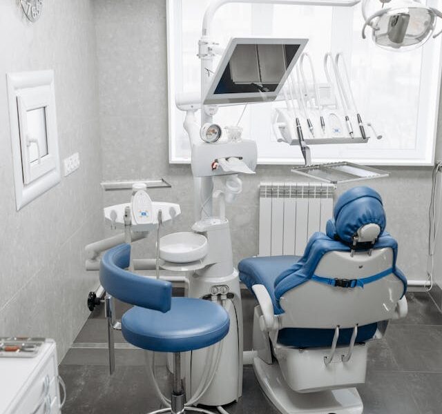 Czy skaling usuwa przebarwienia z zębów?