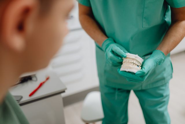 Ile implantów potrzeba do wykonania zębów w jeden dzień?
